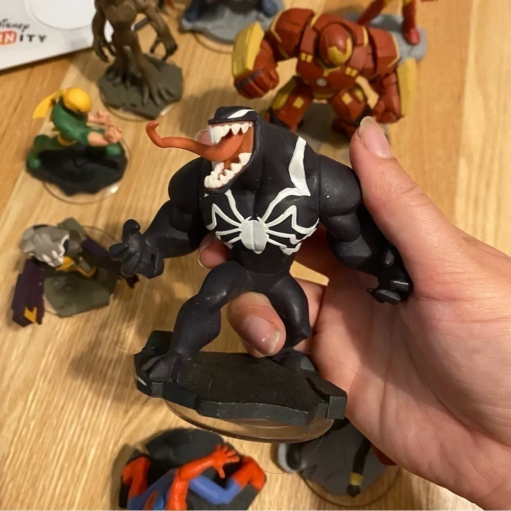 Disney Infinity Marvel Figures Lot Bundle Spider-Man Iron Man Thor Gru Video